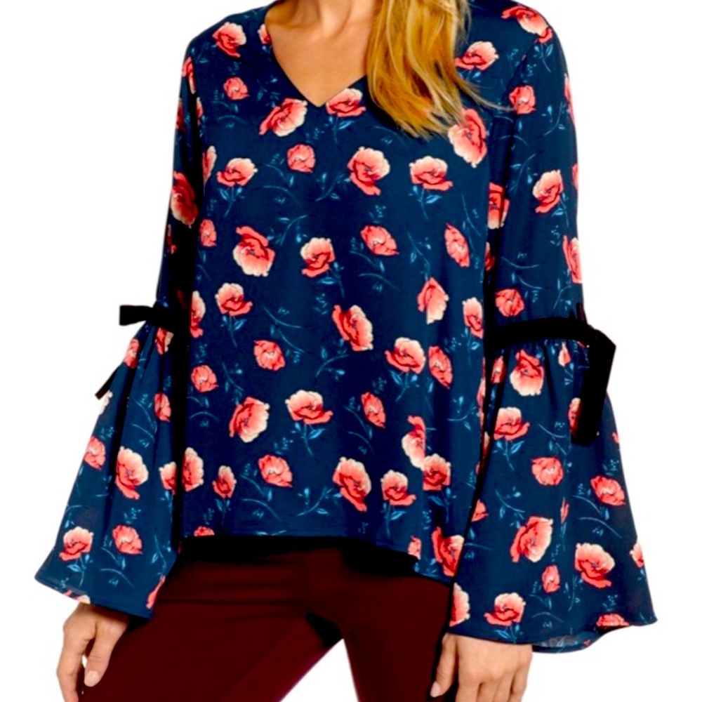 Halogen Bell Sleeve Floral Blouse Velvet details